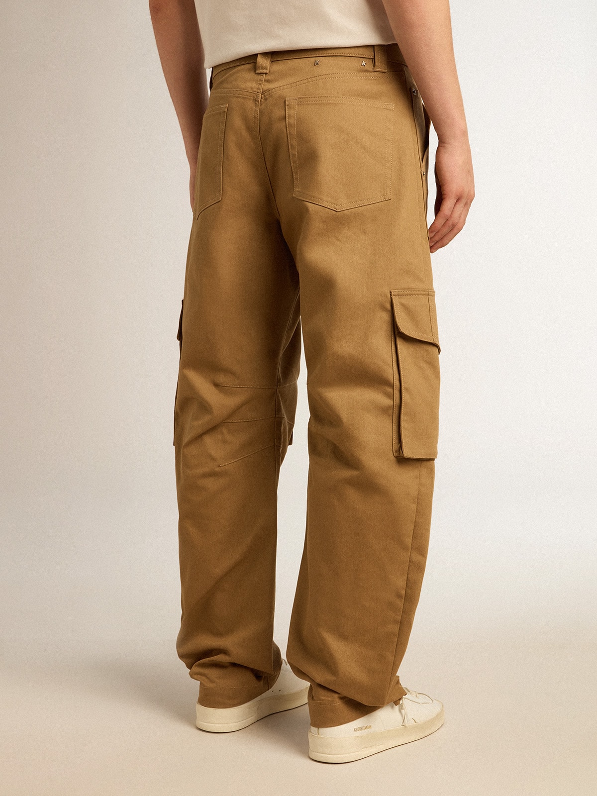 Golden Goose - Pantalón cargo color caqui beige in 