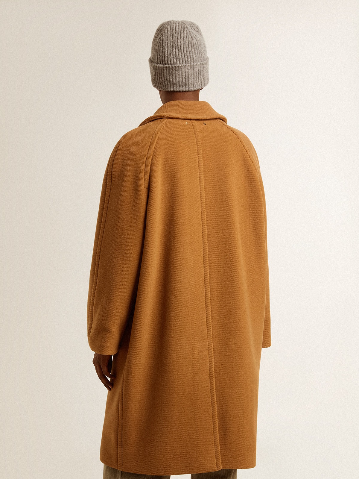 Men's single-breasted coat in tobacco