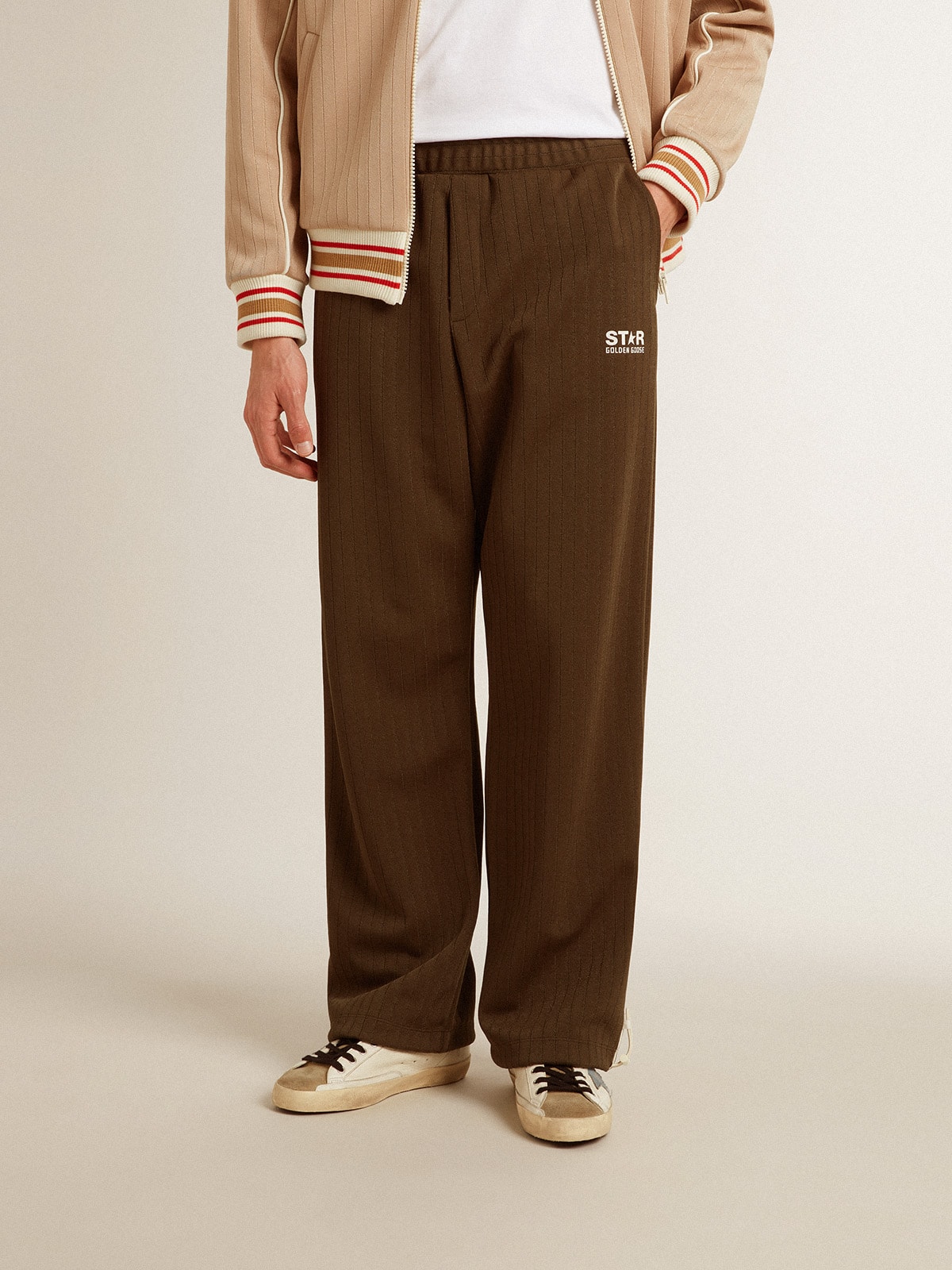 Golden Goose - Pantalone jogging da uomo di colore verde militare con logo bianco in 