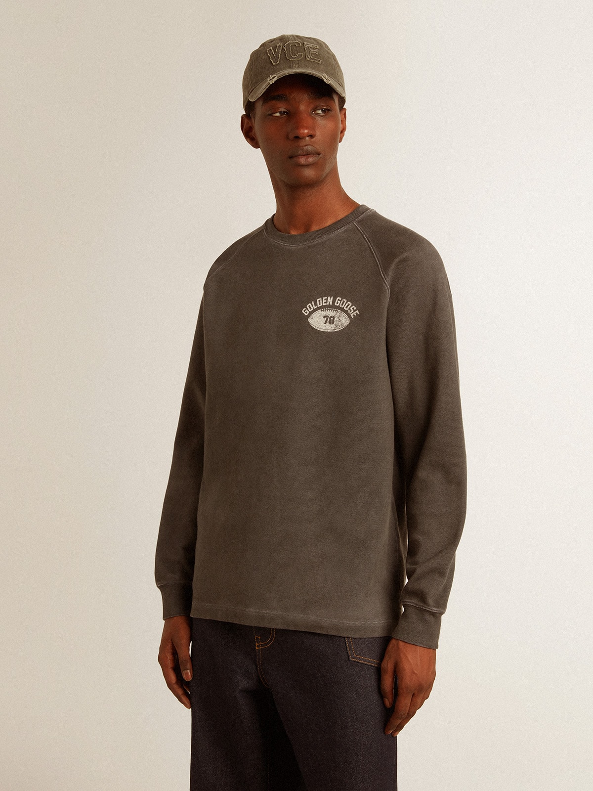 Golden Goose - Men's crew-neck T-shirt in anthracite gray cotton with logo on the back in 