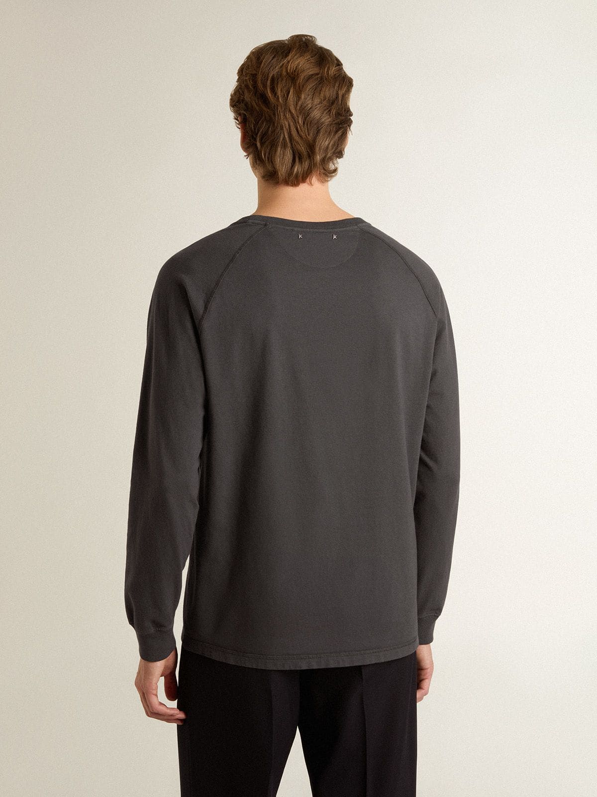 Golden Goose - Men's T-shirt in anthracite-colored cotton with print on the chest in 