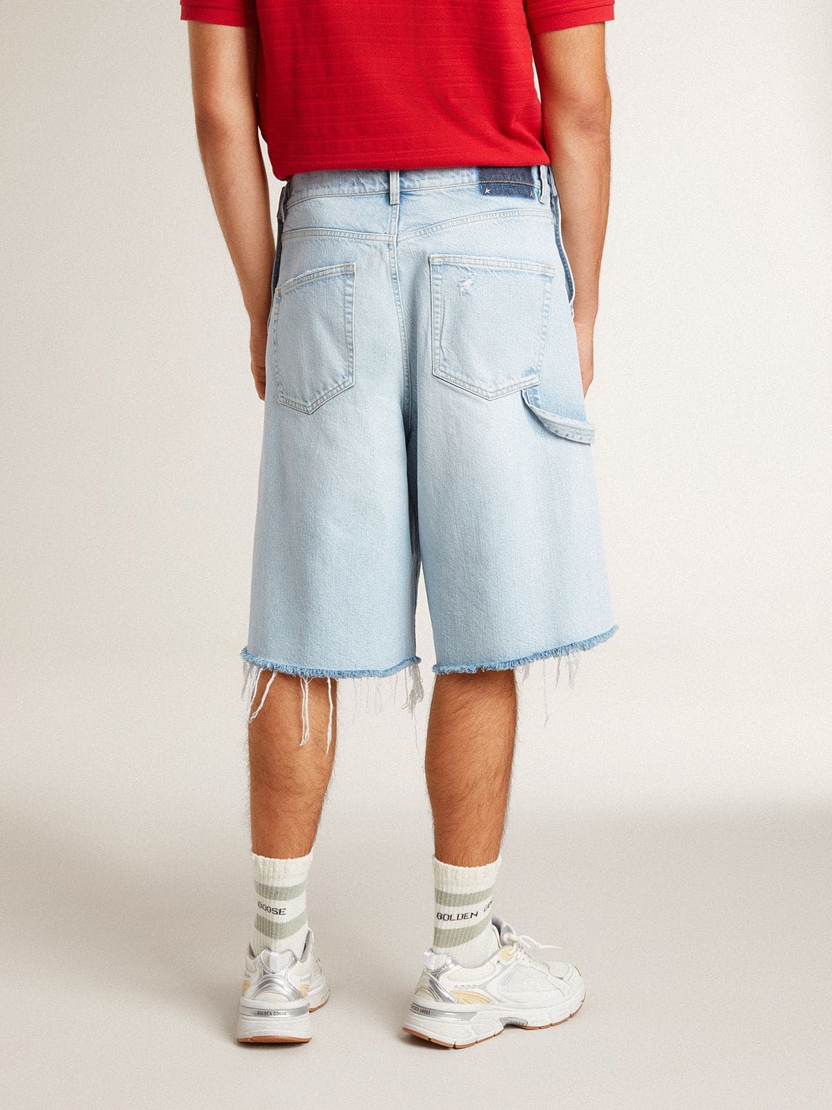 【送料&関税込】Golden Goose Distressed Denim Bermuda Shorts Men's denim Bermuda shorts with lived-in effect