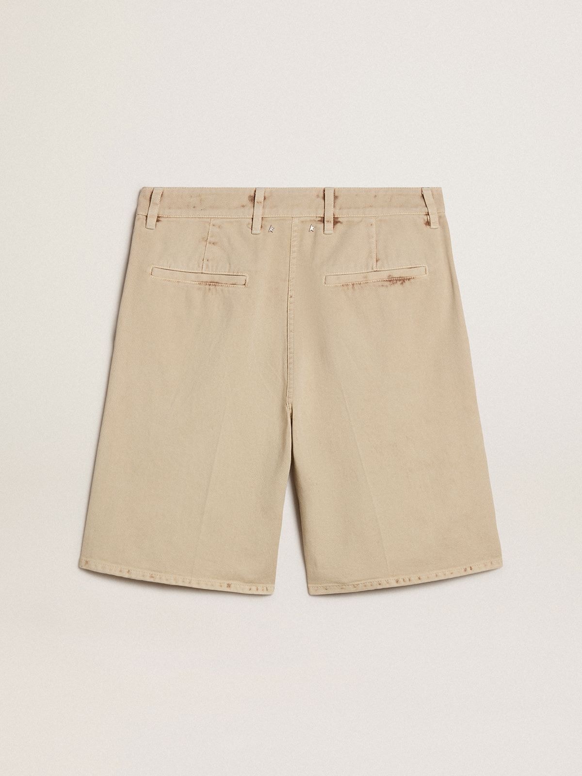 Golden Goose - Bermuda da Uomo in denim color beige con finitura effetto lived-in in 