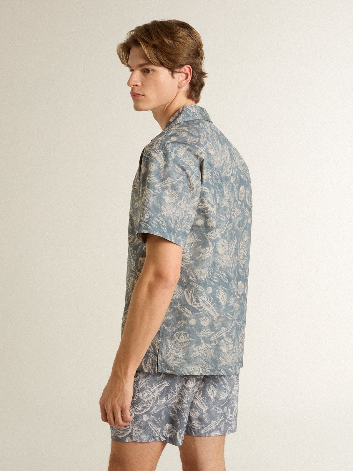 Golden Goose - Men's short-sleeved pajama-style poplin shirt with a blue and white marine print in 