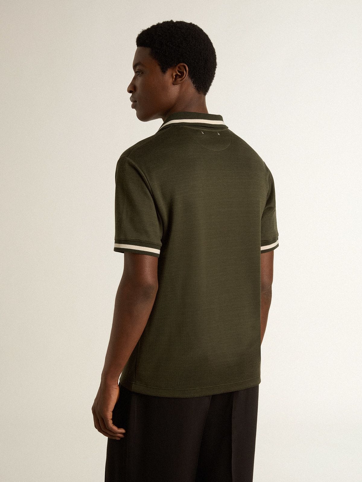 Golden Goose - Polo in jersey da uomo color verde militare con ricamo in 