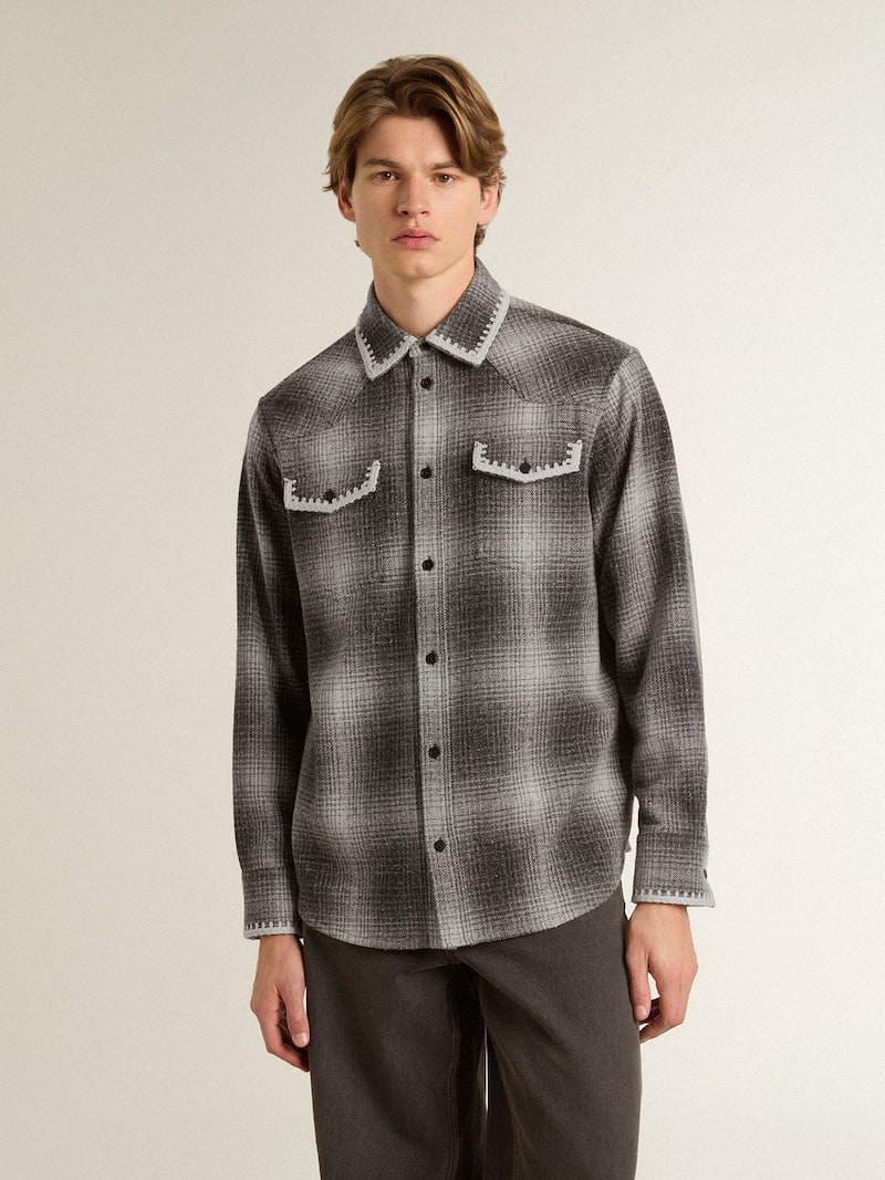 Golden Goose - Chemise grise pour homme avec broderies blanches in 