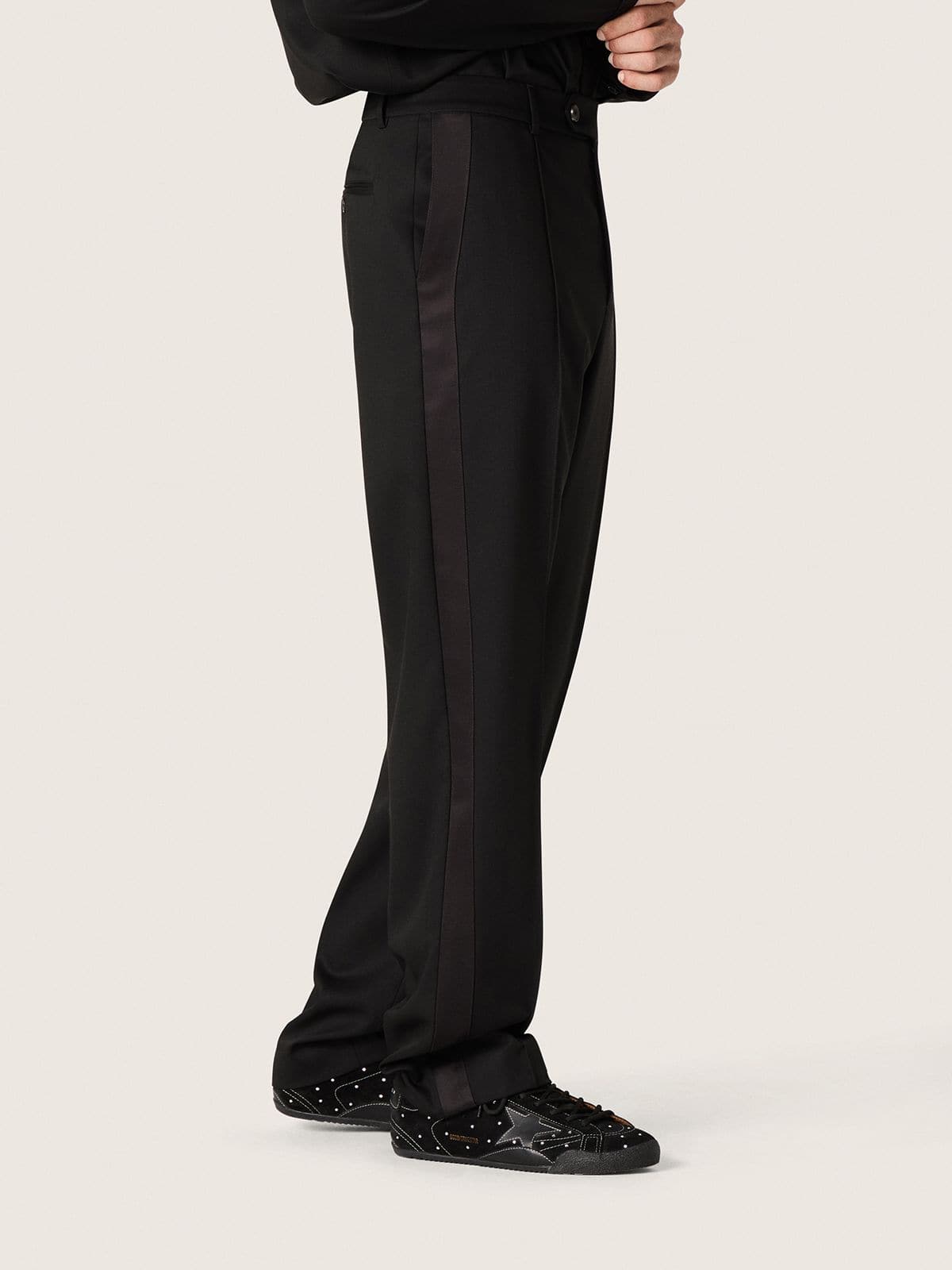 Golden Goose - Schwarze Herrenhose aus Wollfresco mit Satingalons an den Seiten in 