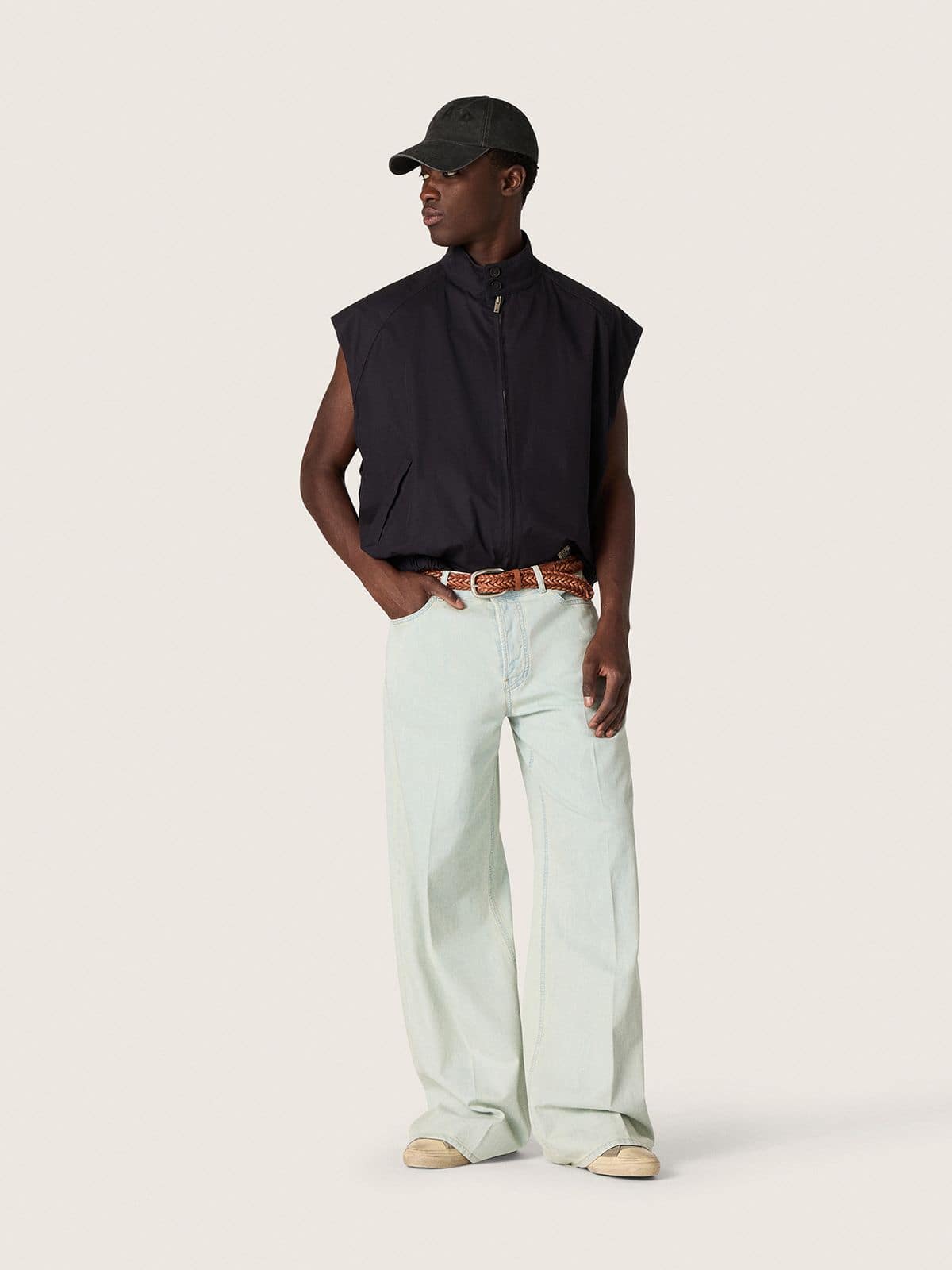 Colete Masculino de twill de algod&atilde;o azul-escuro com z&iacute;per e etiqueta com estampa Flag