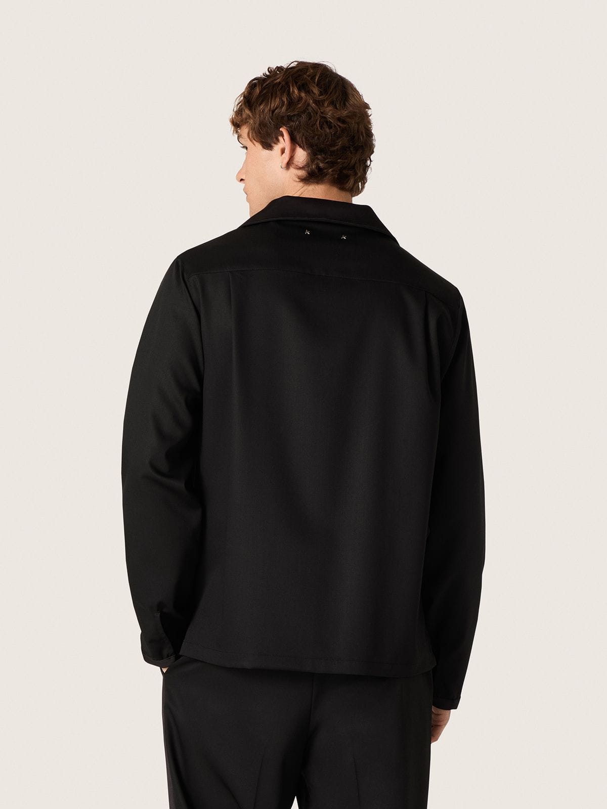 Golden Goose - Schwarzes Herrenhemd aus Wolltwill mit schwarzen Satindetails in 