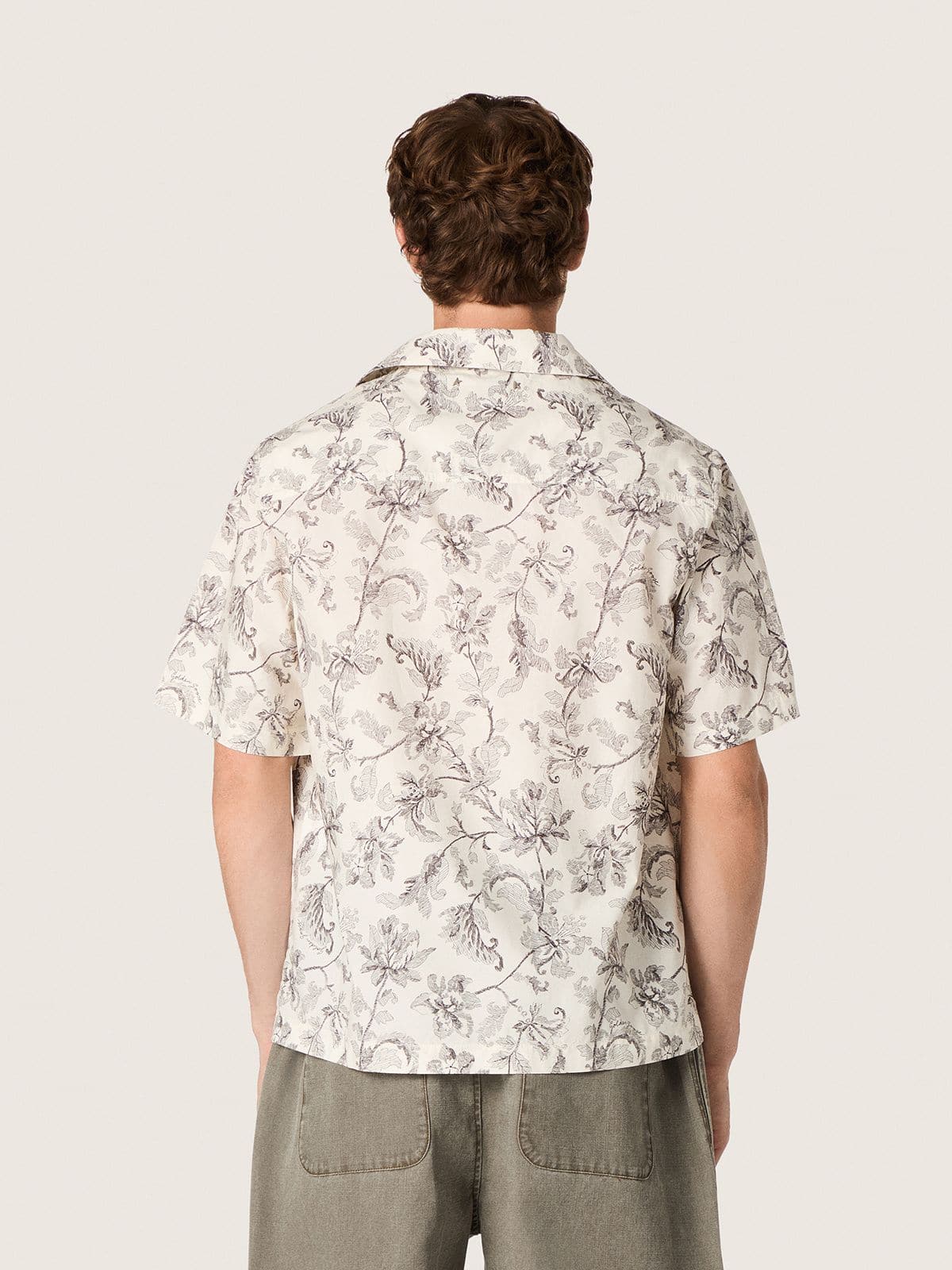 Golden Goose - Camicia a maniche corte da Uomo in cotone con stampa floreale bianca e nera in 