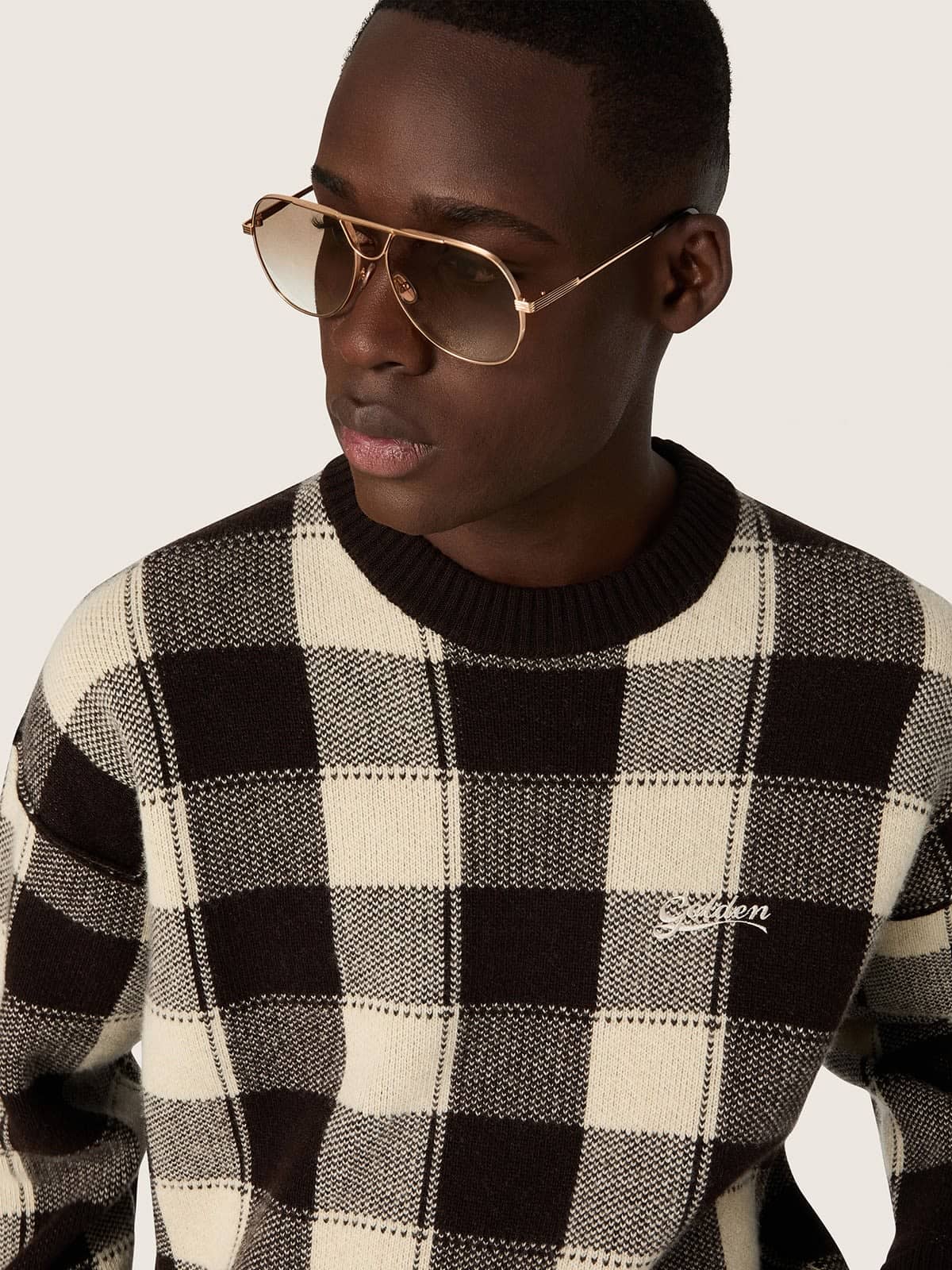 Golden Goose - Herrenpullover aus Wolljacquard mit Karos in Dunkelbraun und Sahnewei&szlig; in 