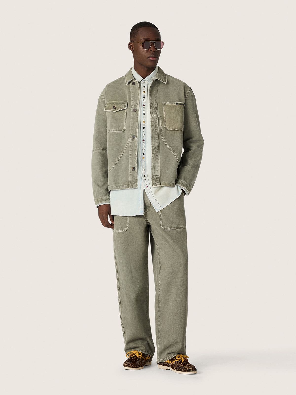Golden Goose - Pantaloni cargo da uomo in twill di cotone verde fumo in 