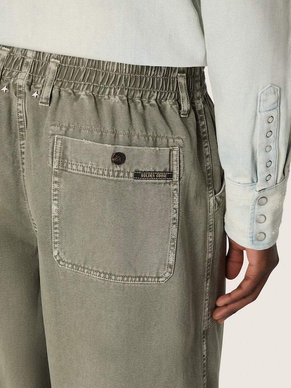 Golden Goose - Pantaloni cargo da uomo in twill di cotone verde fumo in 