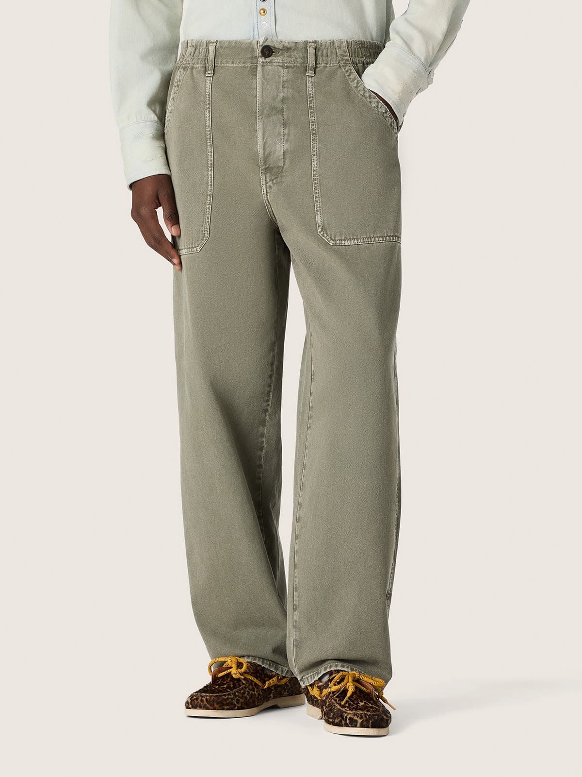 Golden Goose - Pantaloni cargo da uomo in twill di cotone verde fumo in 