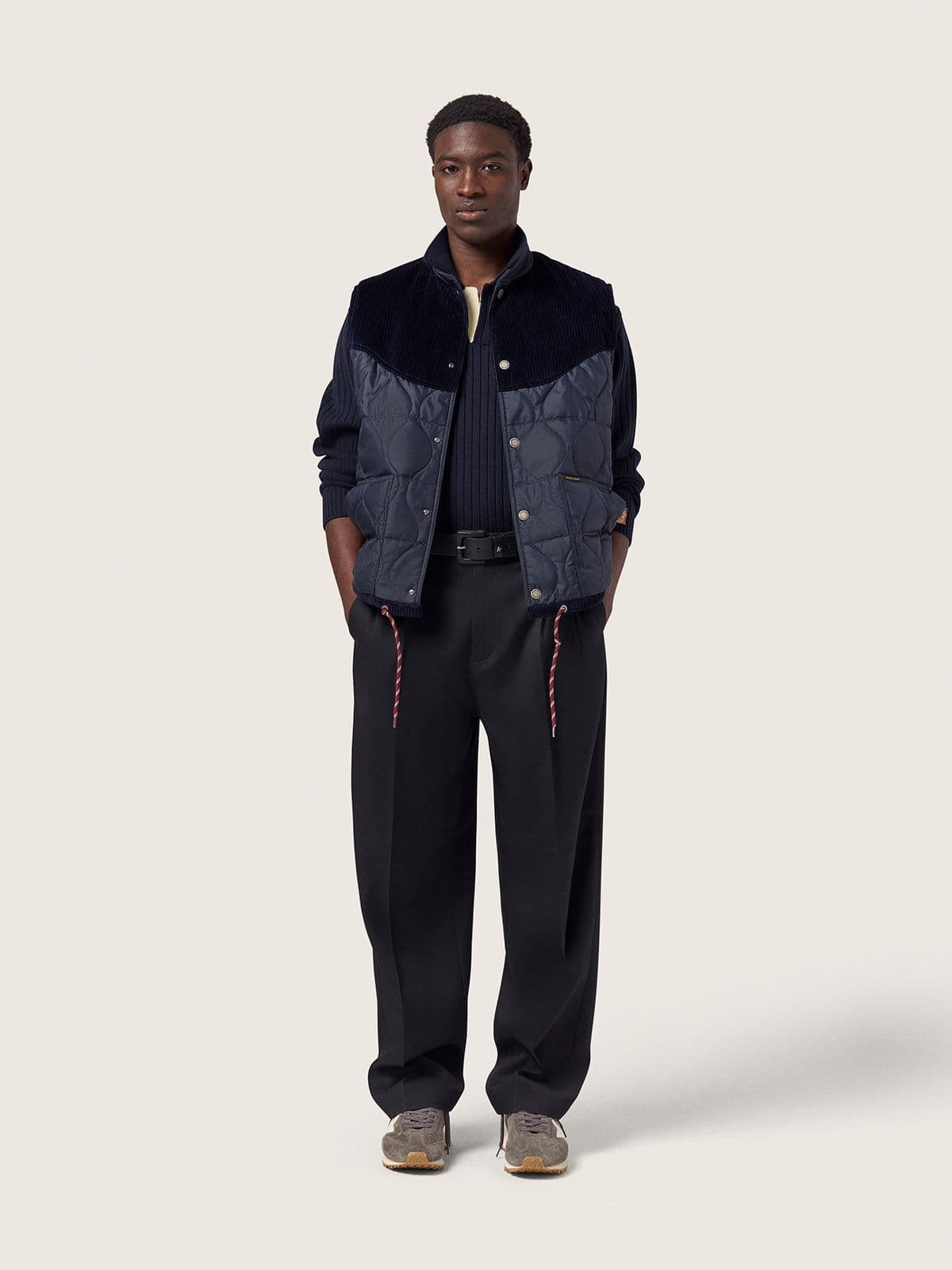 Golden Goose - Herrensteppweste aus mattem Satin und marineblauem Rippensamt in 