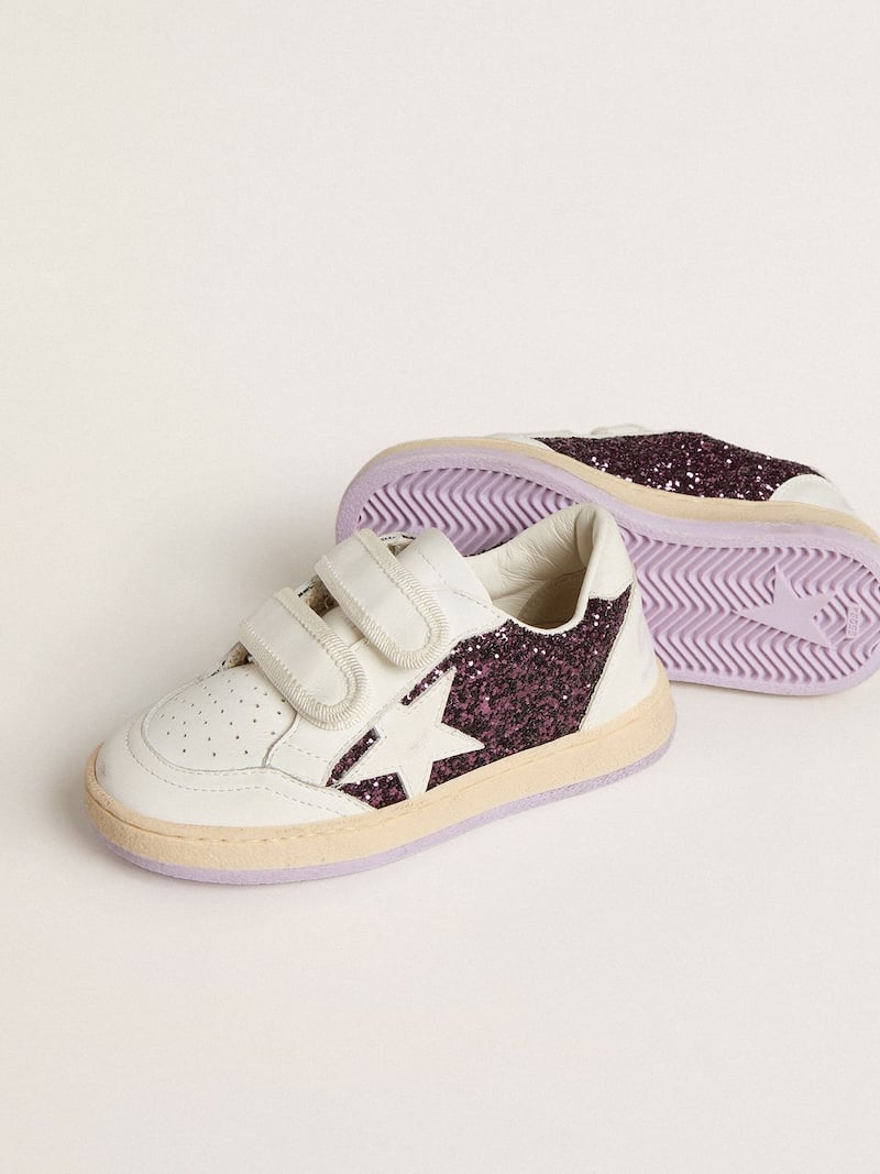 Golden Goose - Ball Star Teen aus lila Glitzer mit Stern und Ferse aus wei&szlig;em Leder in 