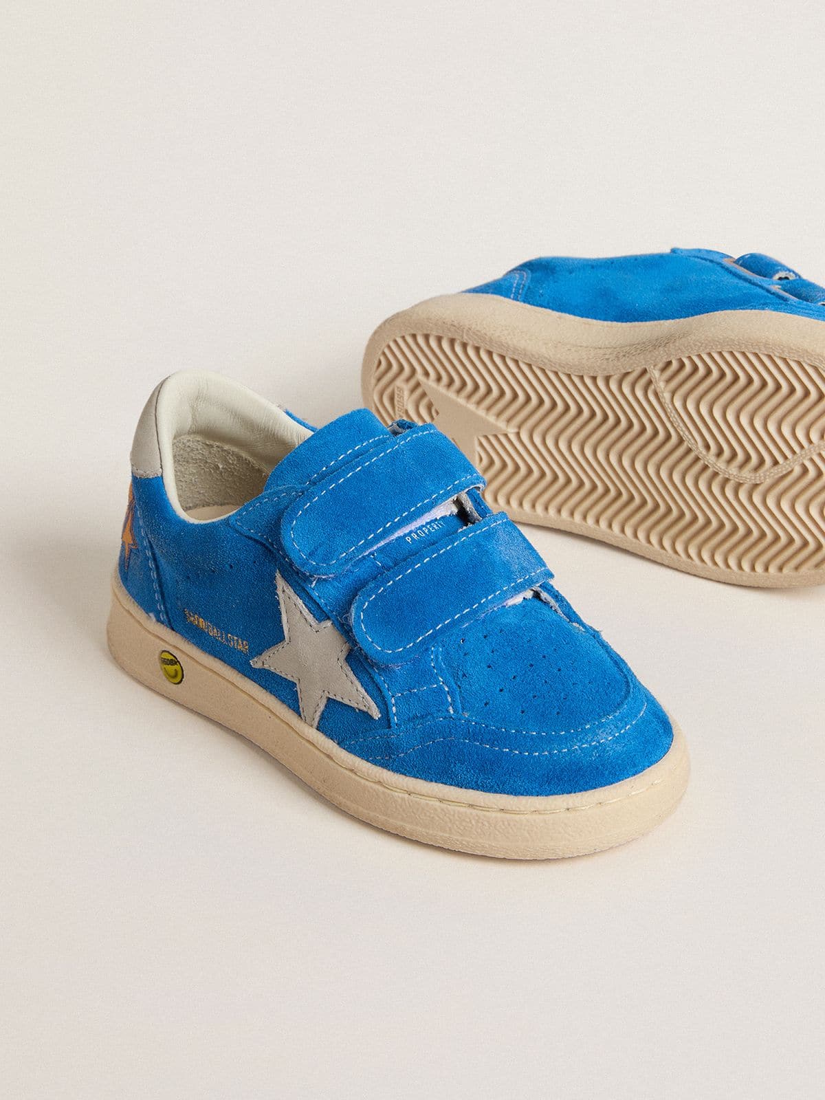 Golden Goose - Ball Star Teen en daim bleu clair avec étoile et contrefort en cuir nubuck gris in 