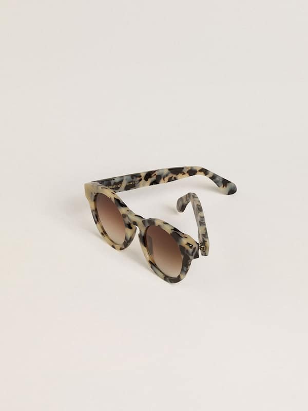 Golden Goose - Cameron-style sunglasses with a tortoiseshell pattern  in 