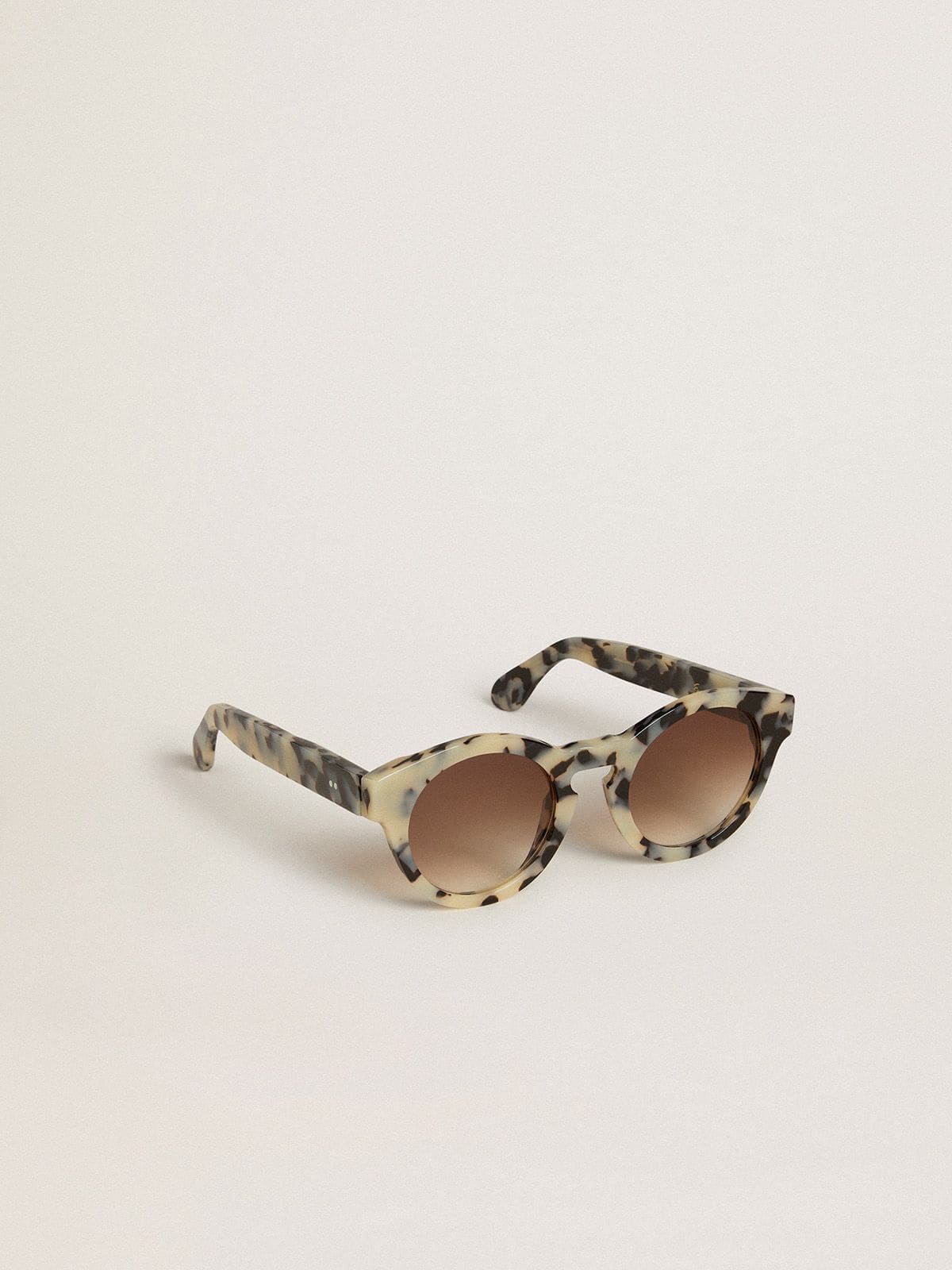 Golden Goose - Cameron-style sunglasses with a tortoiseshell pattern  in 