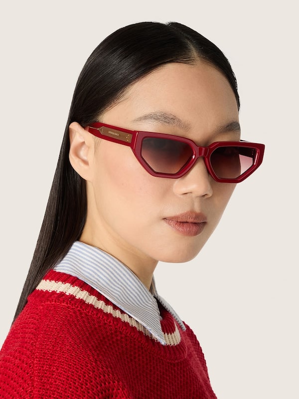 Rechteckige Sonnenbrille Jackie mit Gestell und Gl&auml;sern in Rot