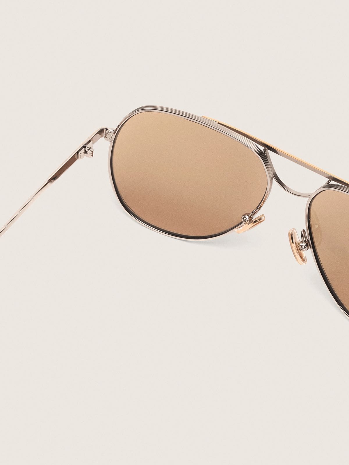 Golden Goose - Occhiali da sole modello aviator con montatura oro e lenti beige in 