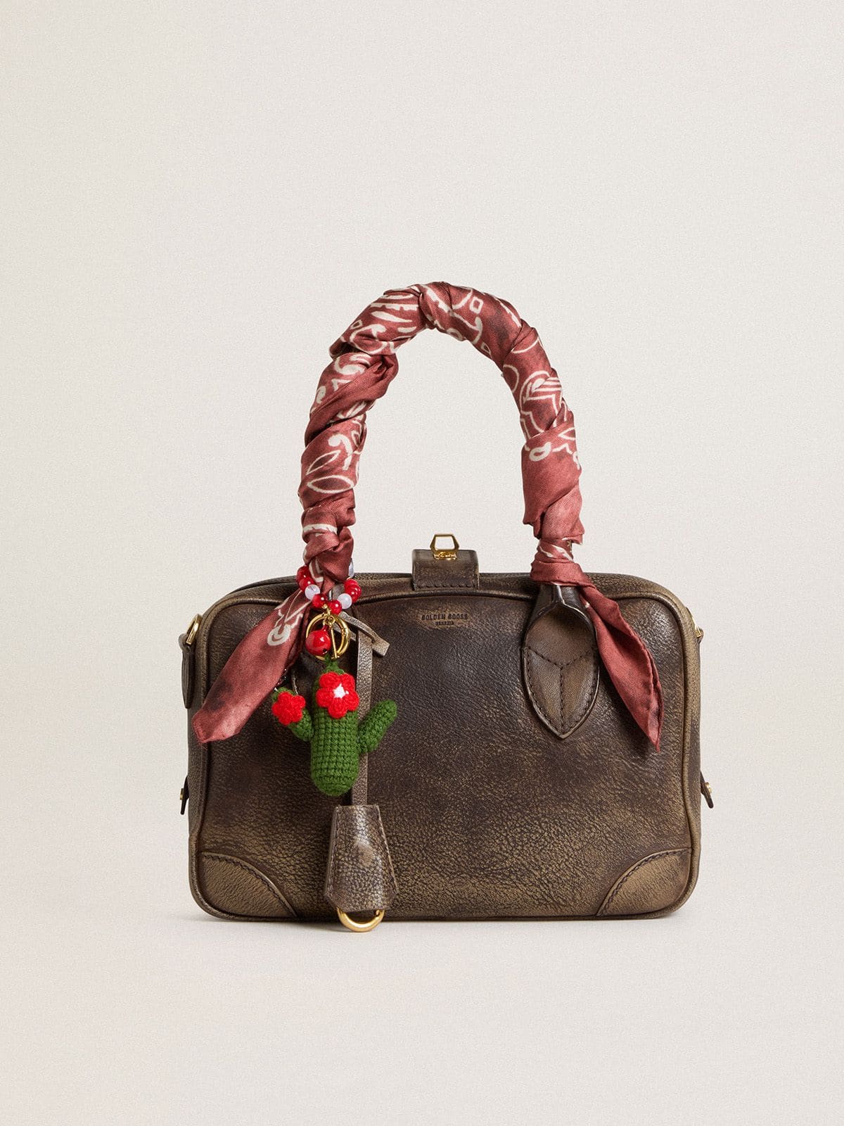 Golden Goose - Cactus charm in cotton crochet with bead chain in 