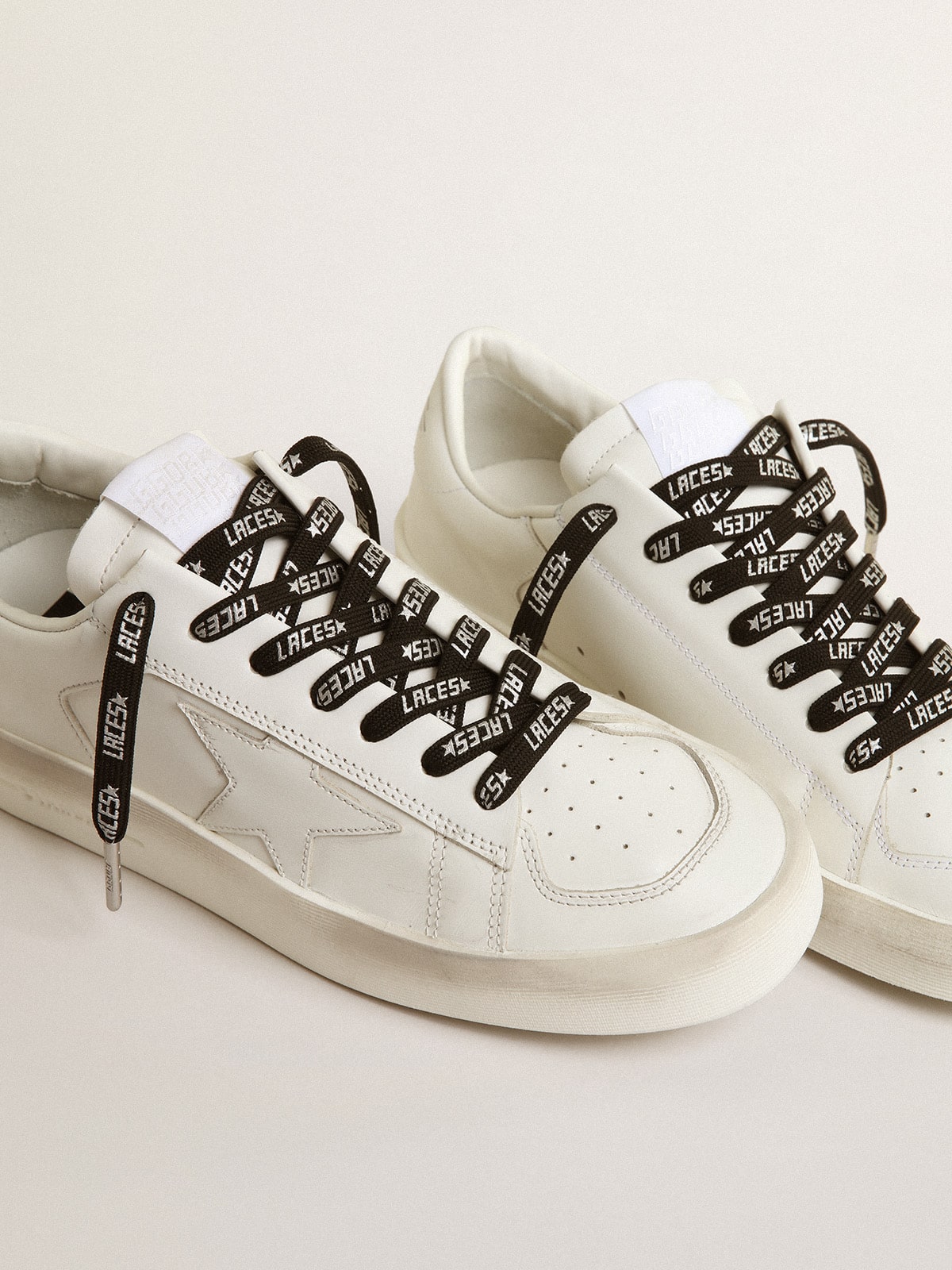 Golden Goose - Cordones negros con mensajes plateados in 