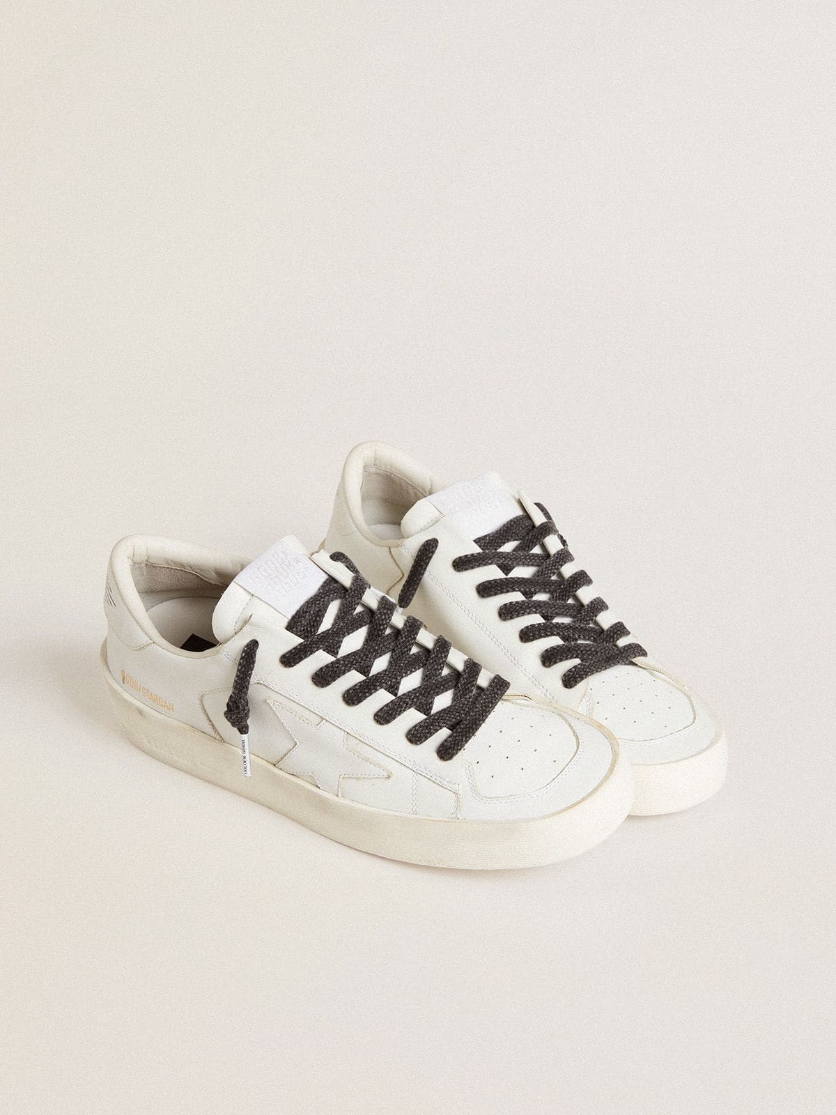 Golden Goose - Worn-black cotton laces with logoed aglet in 