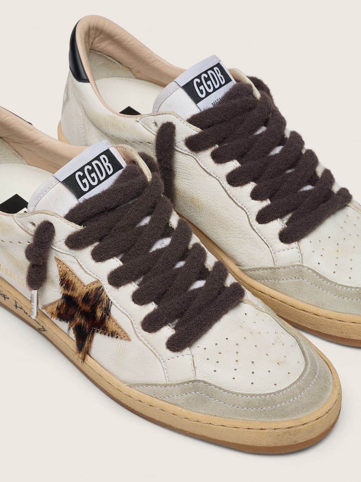 Brown puffy laces