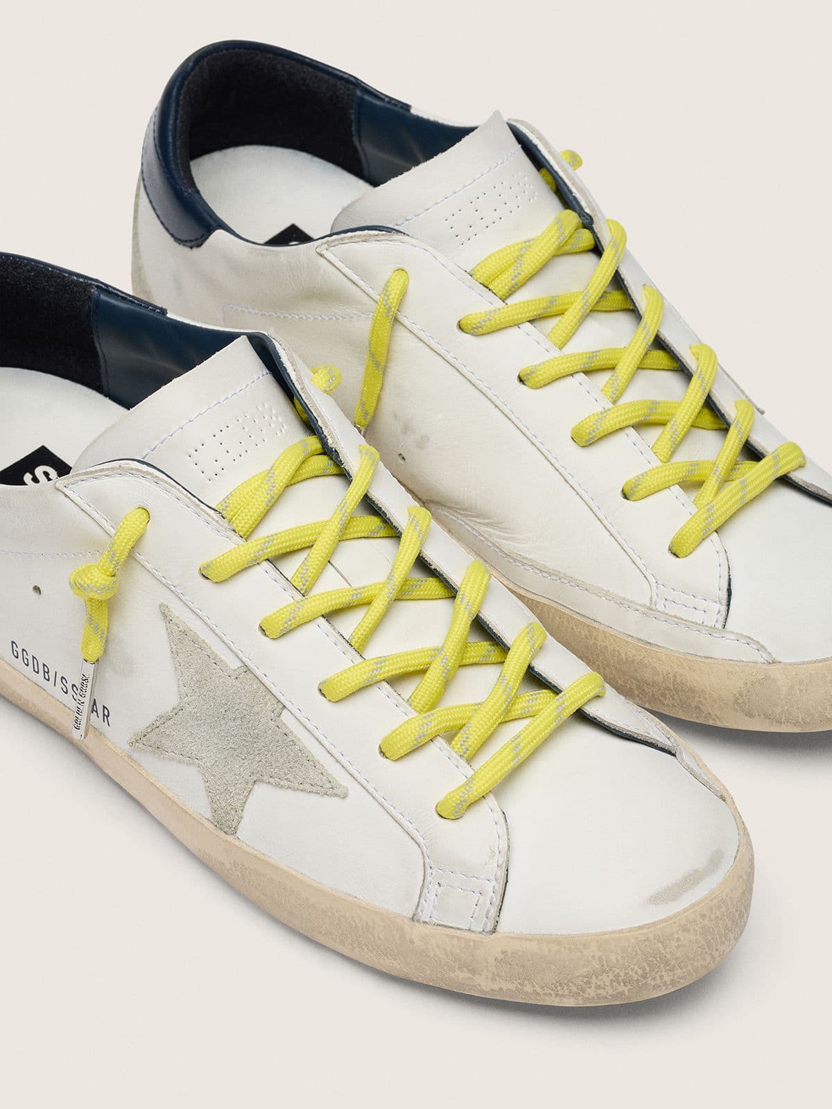 Golden Goose - Gelber Trekkingsenkel mit grauen Details in 