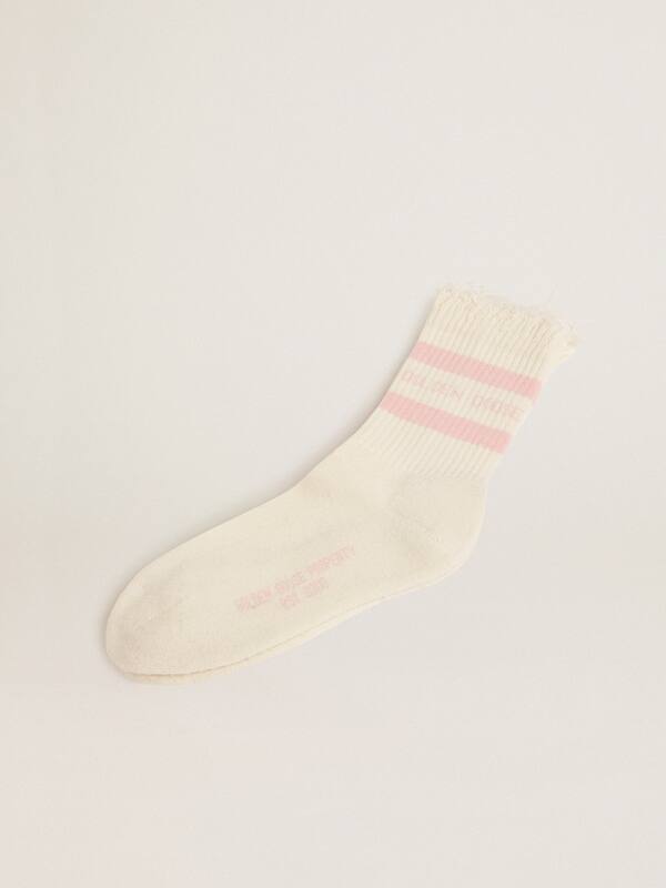Golden Goose - Distressed-finish white socks with baby-pink logo and stripes in 