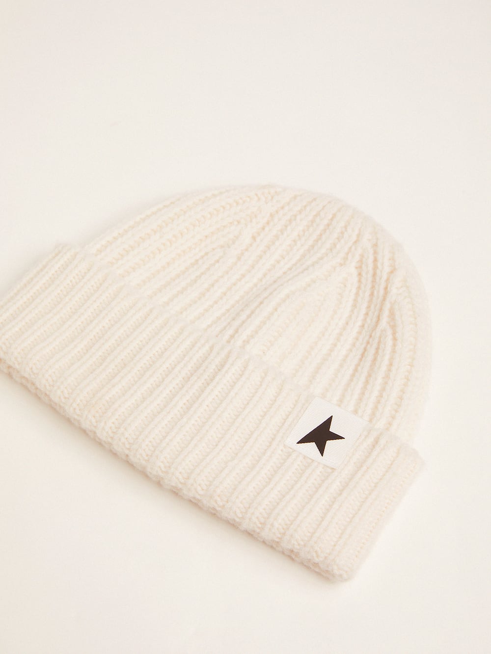 Golden Goose - White wool beanie with black star in 
