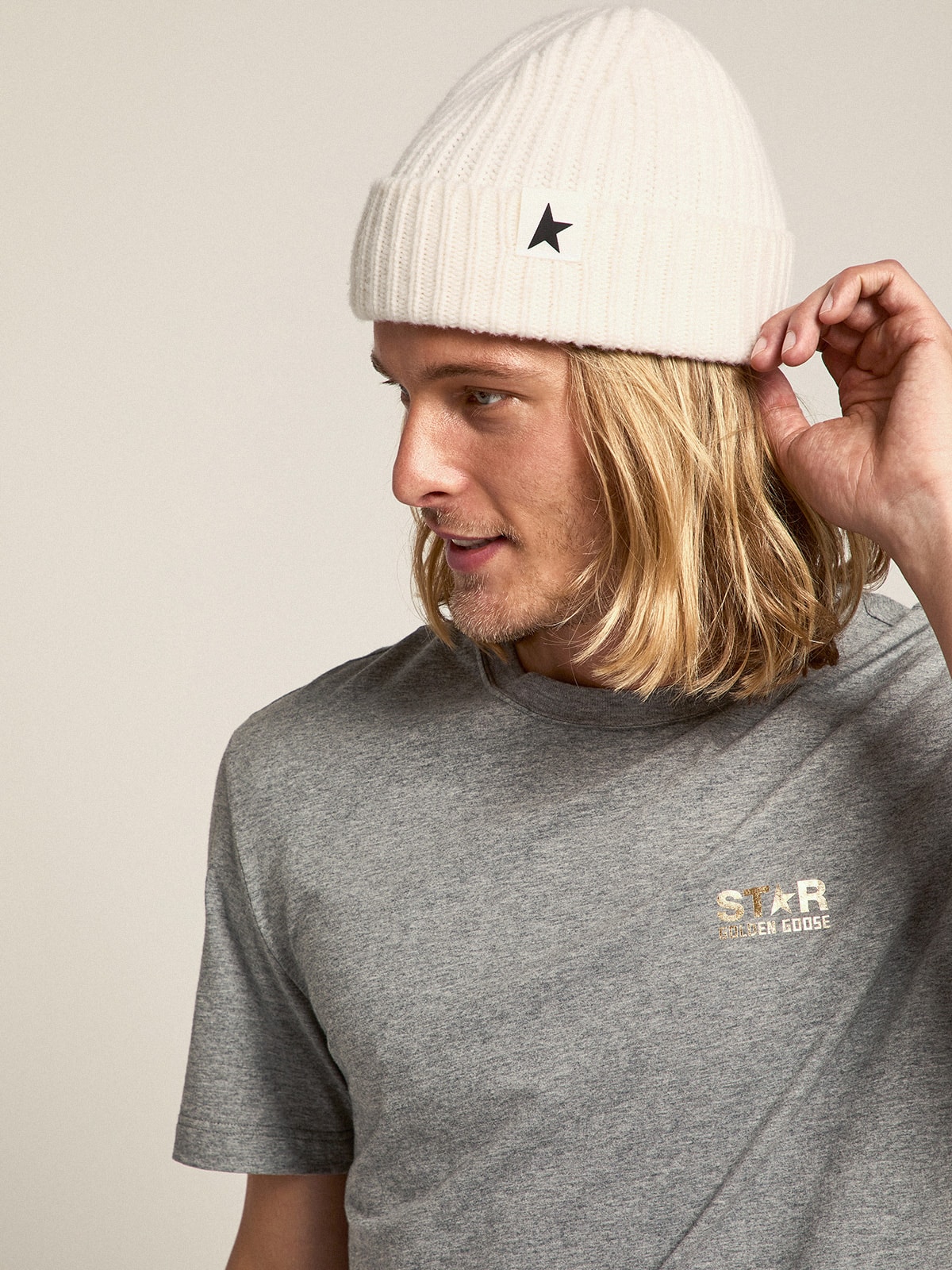 Golden Goose - White wool beanie with black star in 