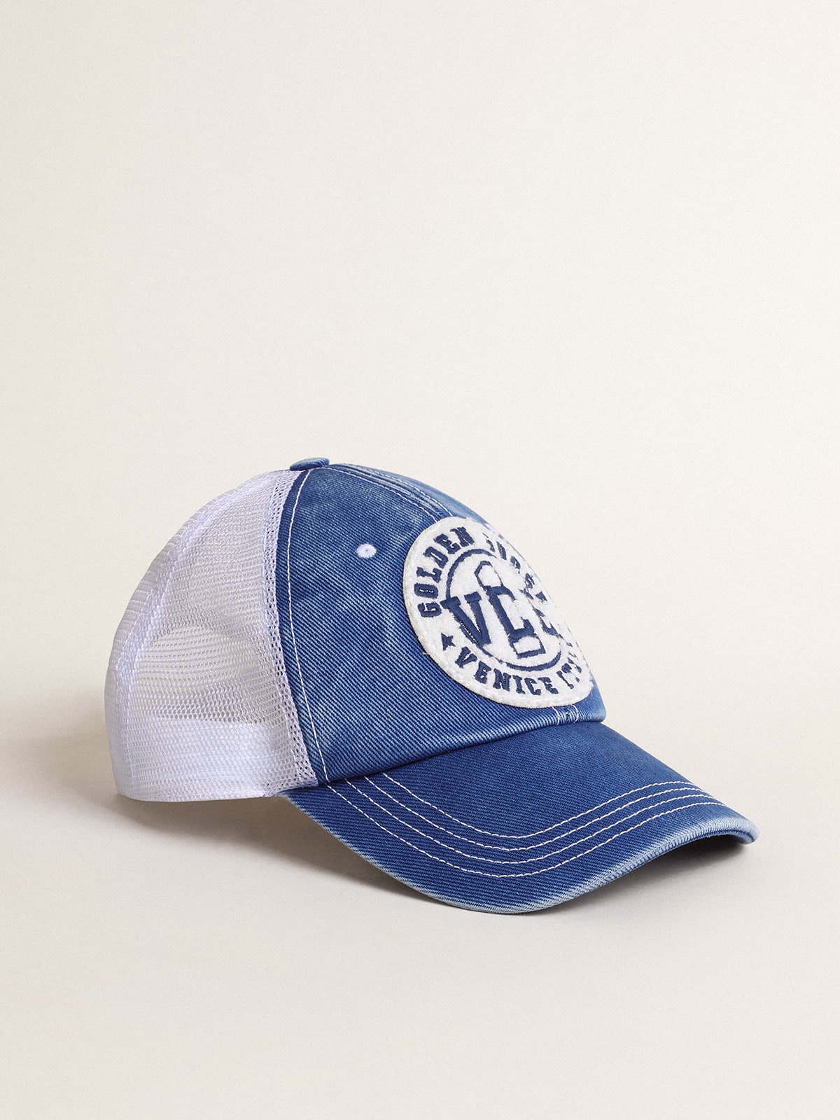 Golden Goose - Hat in vintage light blue cotton with white mesh and patch on the front in 