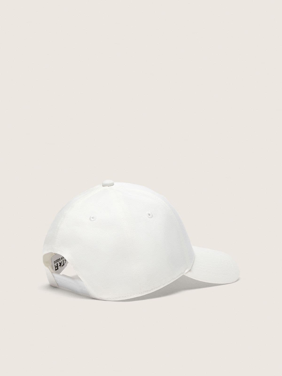 Casquette blanche inspir&eacute;e du tennis avec &eacute;toile, patchs et pin&rsquo;s