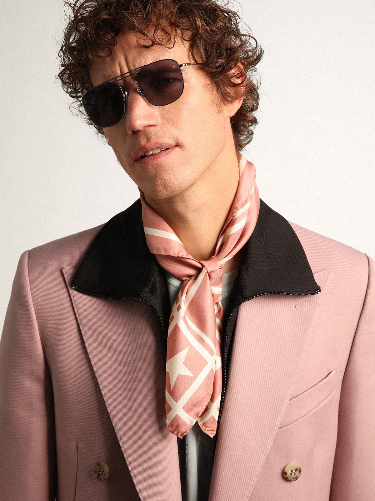 Golden Goose - Old-rose-colored Golden Collection scarf with contrasting white stars and stripes in 