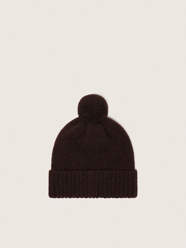 Golden Goose - Beanie in dark brown alpaca wool with pompom and contrasting label in 