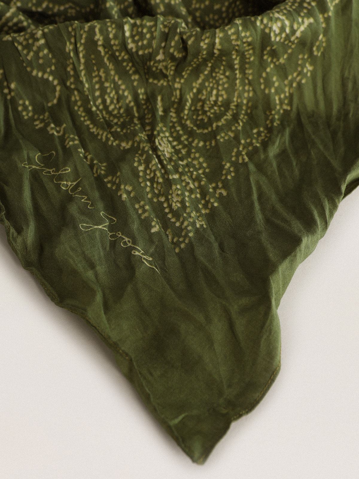 Golden Goose - Pesto-colored scarf with dotted paisley pattern in 