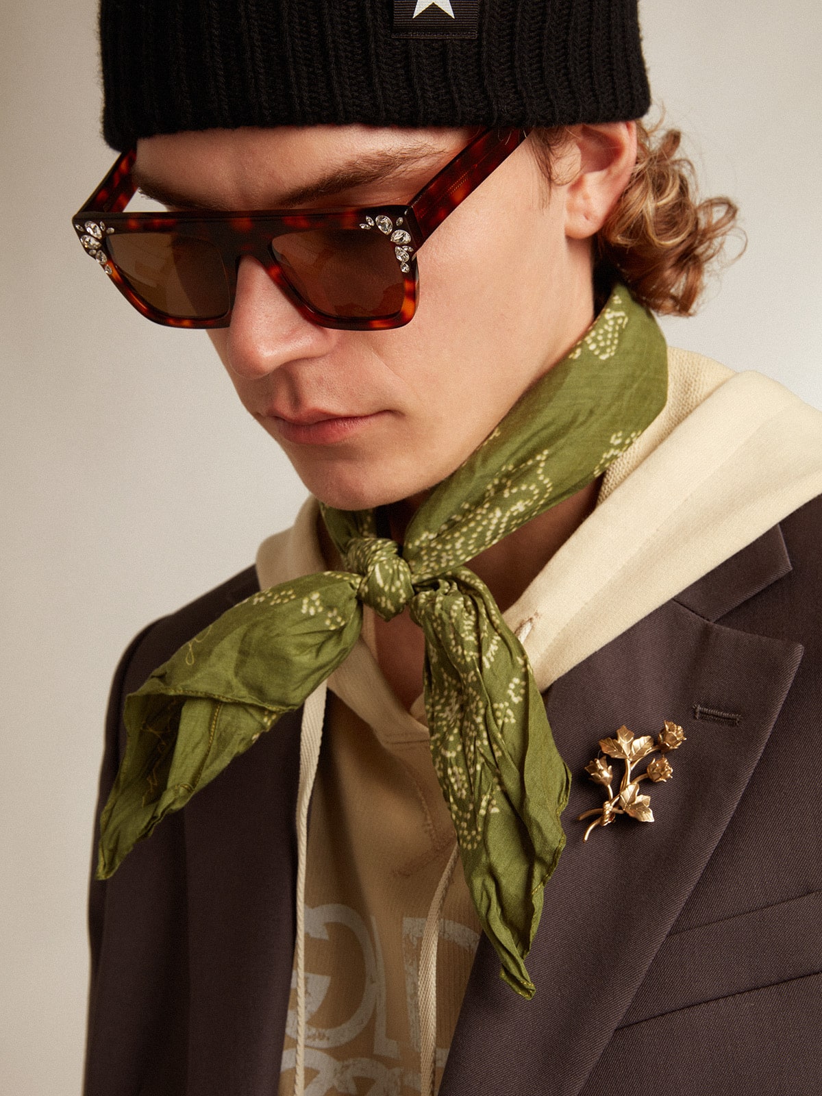 Golden Goose - Pesto-colored scarf with dotted paisley pattern in 