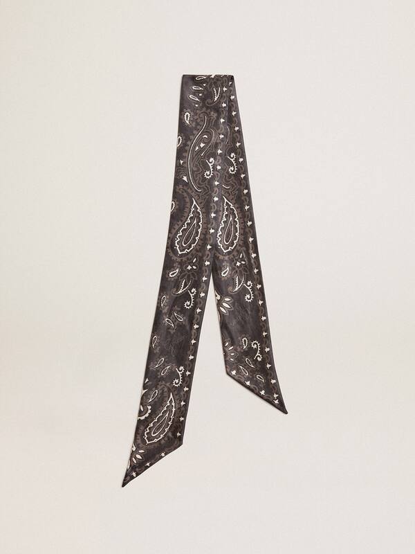 Ribbon in black silk twill with paisley pattern