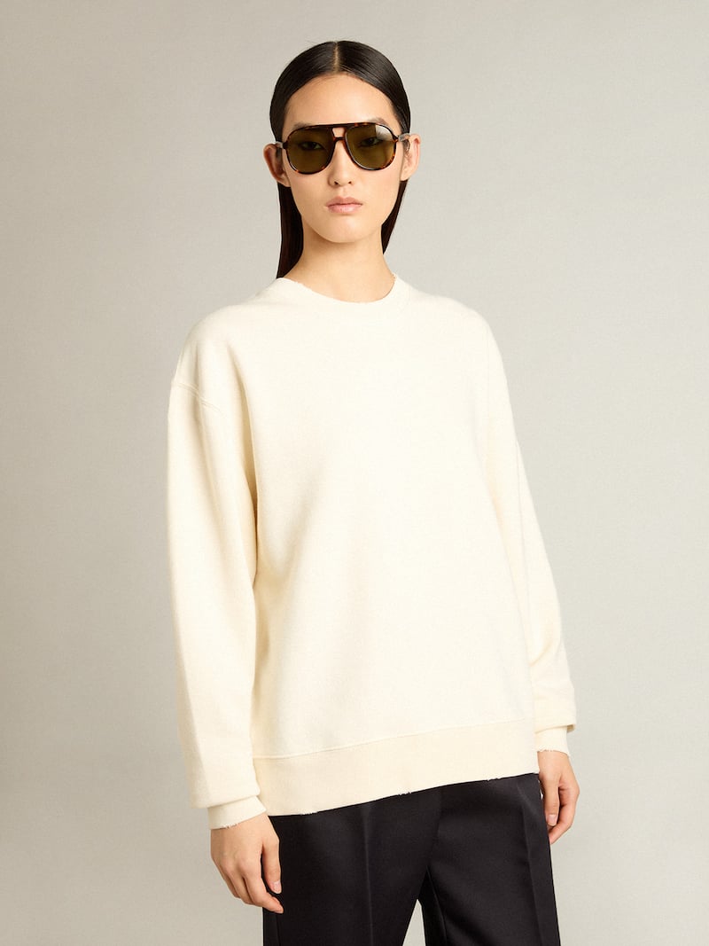 Golden Goose - Felpa di colore bianco vissuto con logo reverse sul retro - Jersey Capsule in 