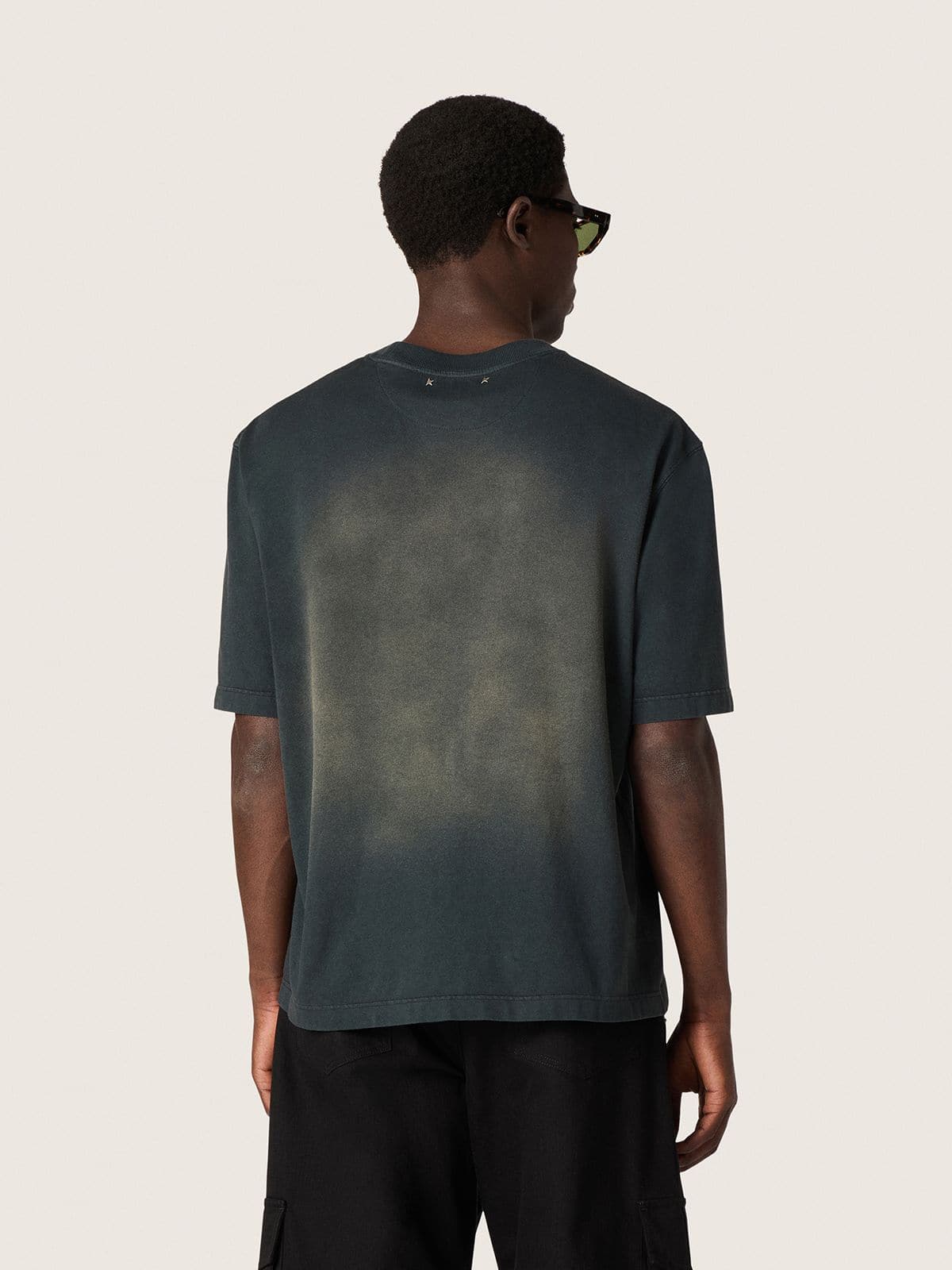 Golden Goose - Unisex T-shirt in black cotton jersey with embroidered logo in 
