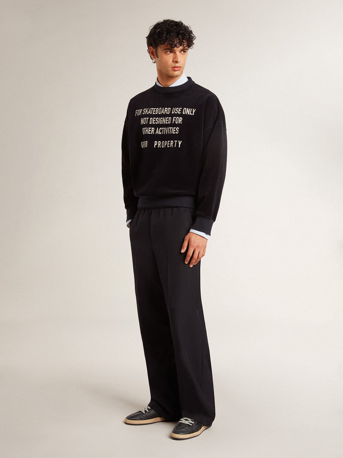 Golden Goose - Black crew neck sweatshirt with embroidered lettering in 