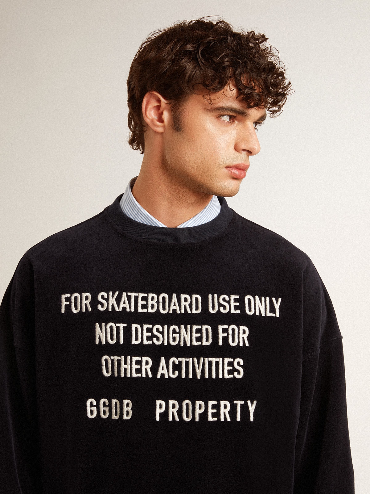 Golden Goose - Black crew neck sweatshirt with embroidered lettering in 