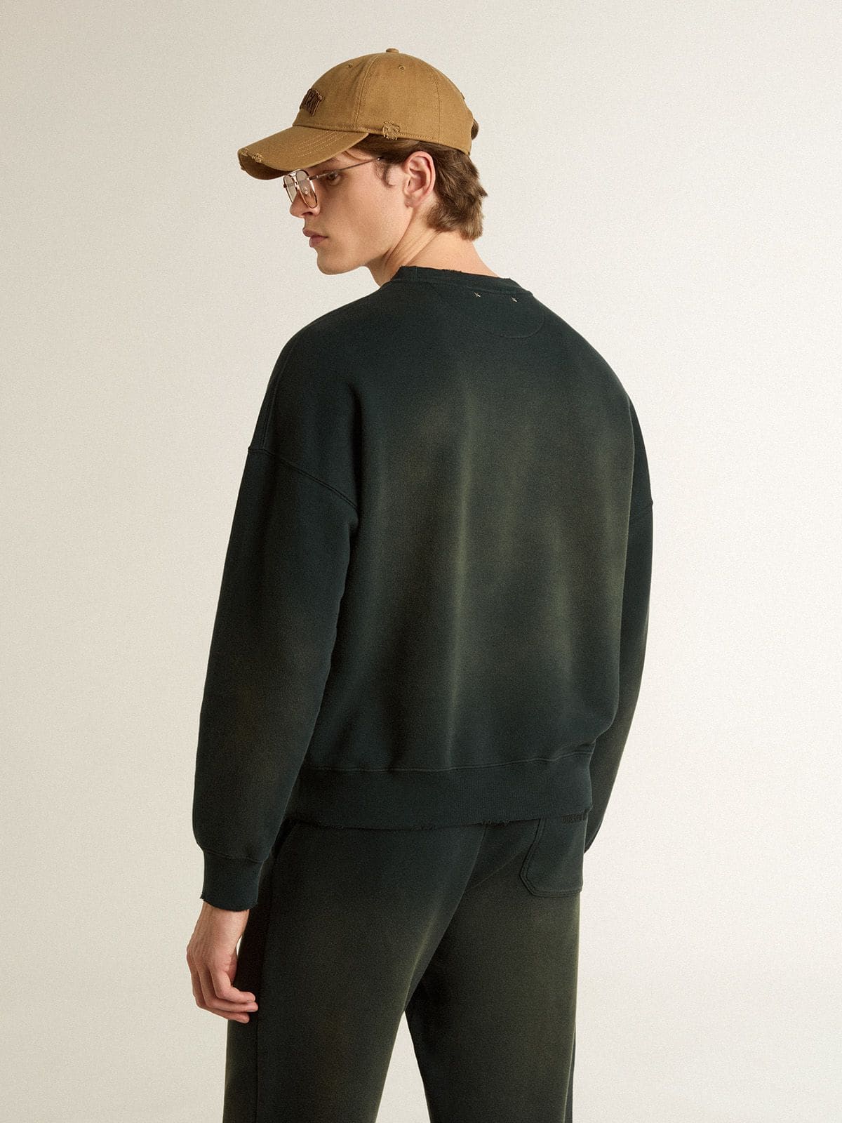 アウターその他 GOLDEN  Women Outer GWP02137P001195 90100 BLACK Unisex sweatshirt in worn black cotton with logo embroidery