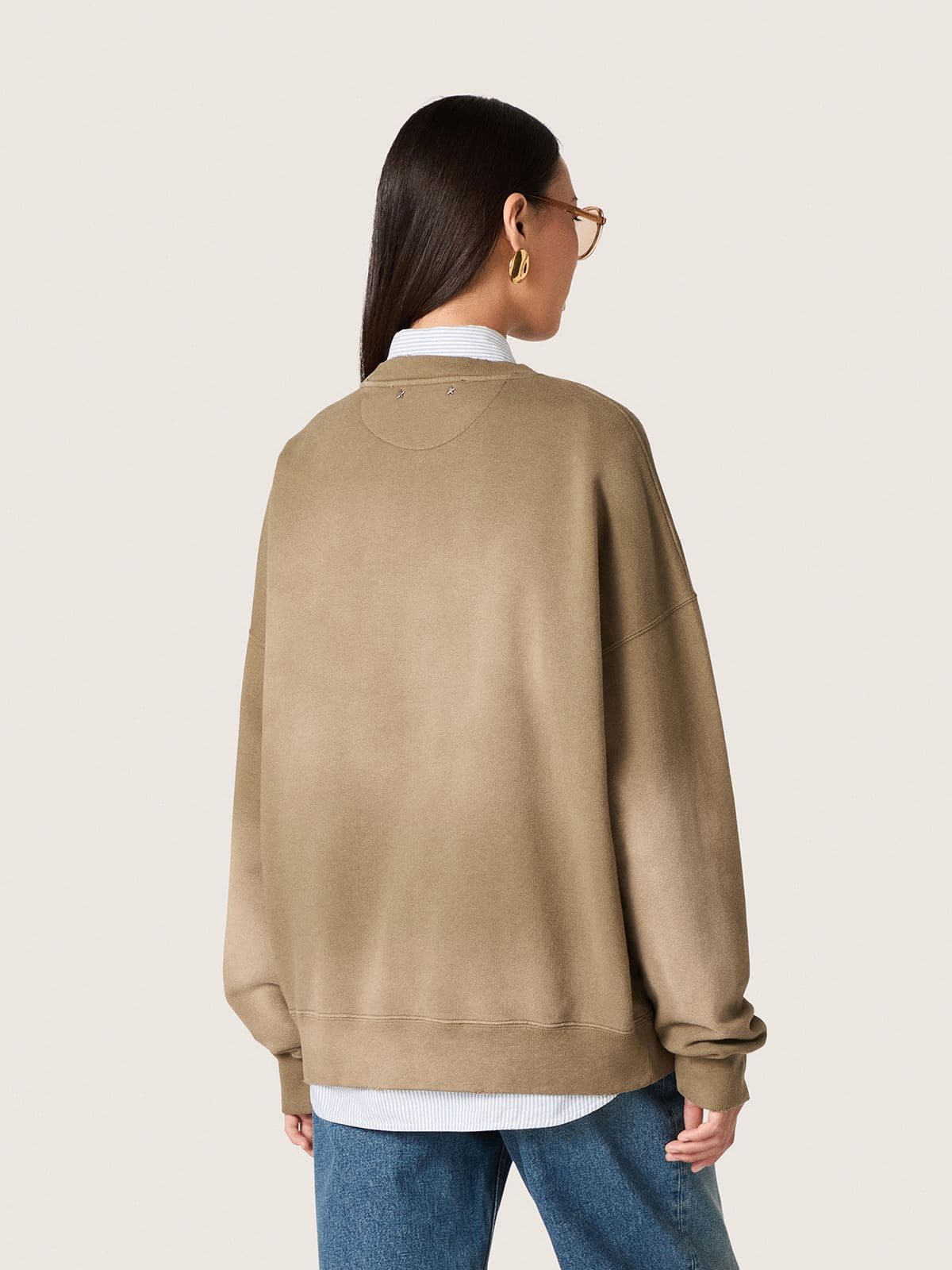 Golden Goose - Armeegr&uuml;nes Unisex-Sweatshirt aus Baumwolle in Bleached-Optik mit Sticklogo in 