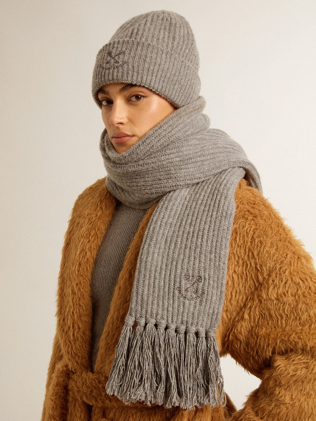 Golden Goose - Gray ribbed wool scarf in 