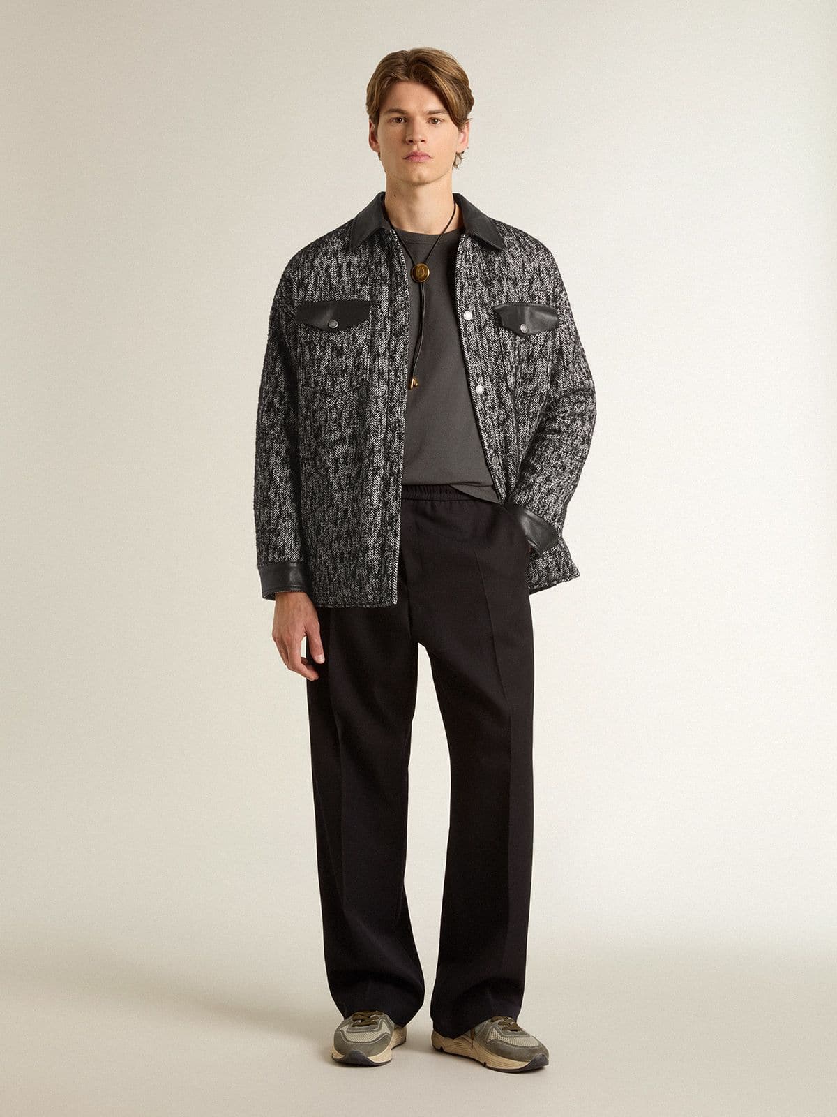 Golden Goose - Chaqueta con motivo espina de pez gris con detalles de piel negra in 