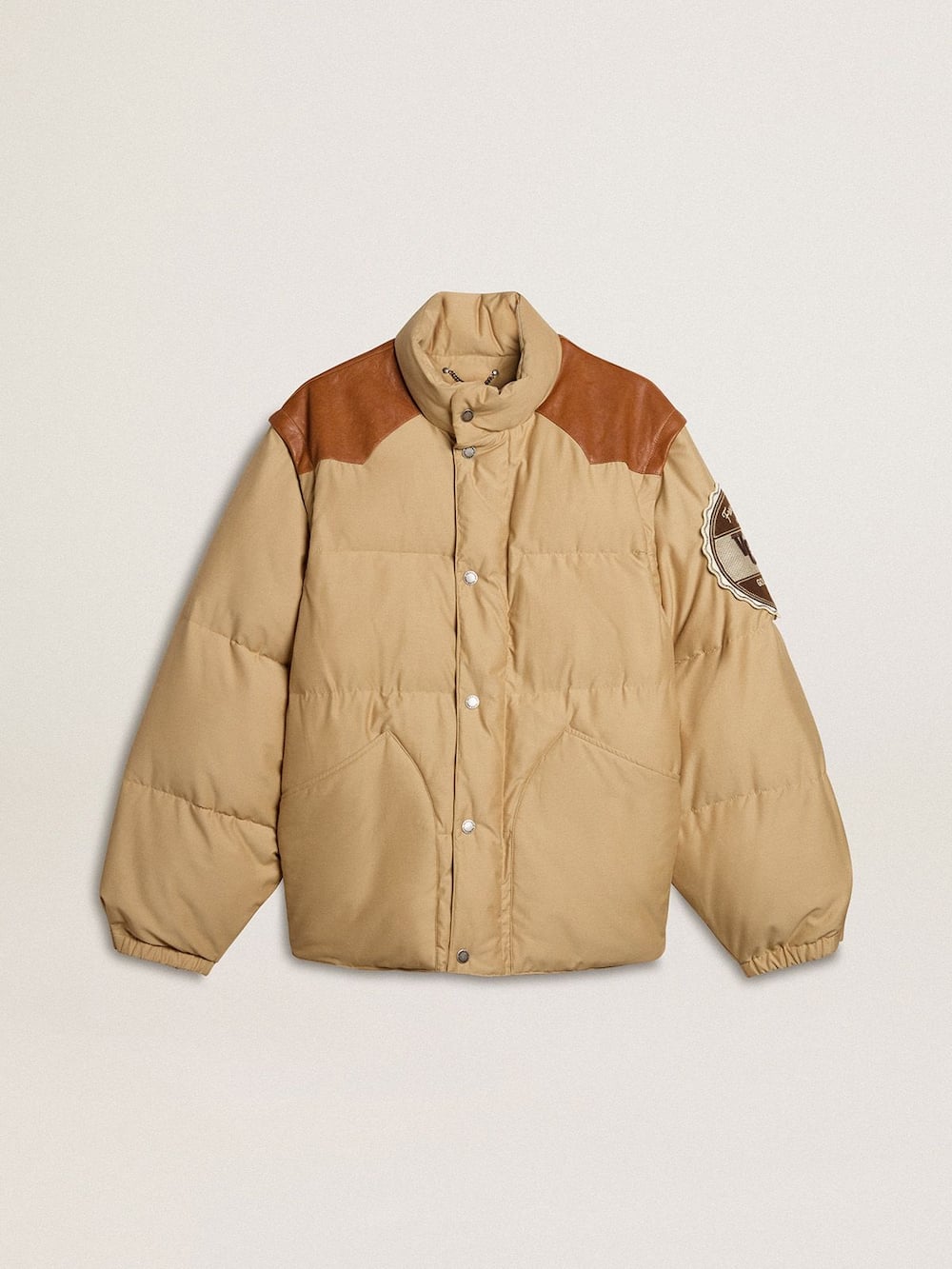 Veste bomber beige avec détails en cuir et patch — Golden Goose