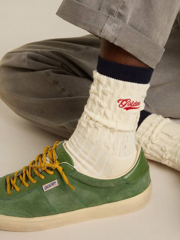 Golden Goose - Cream ribbed socks with navy blue details and red logo  in 